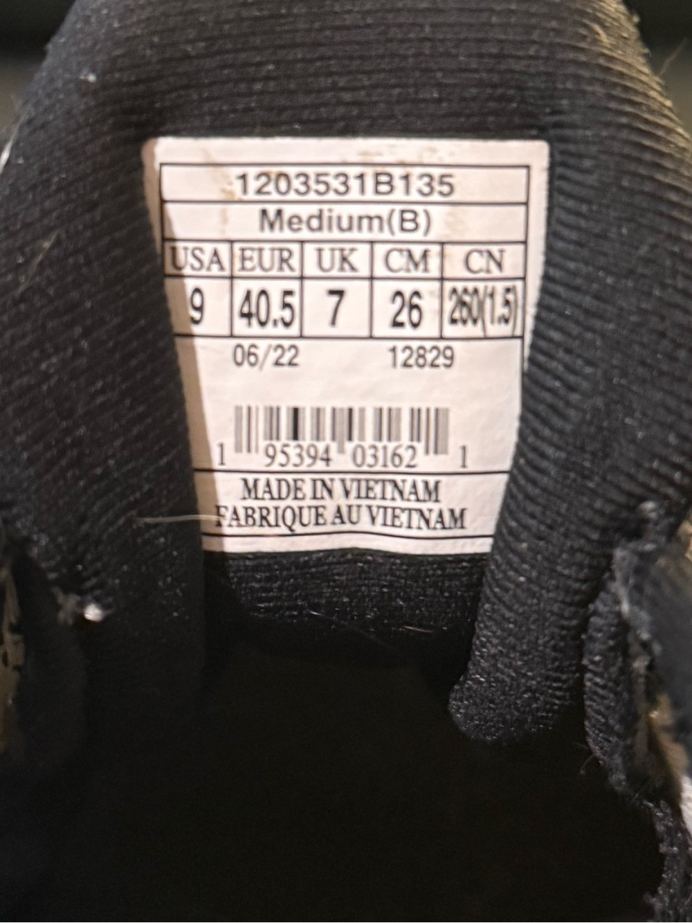 Brooks Women’s Adrenaline GTS 22 Black and White Running Shoes - Picture 6 of 6